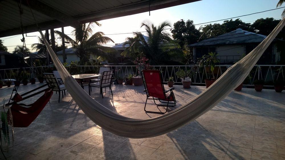 The Red Hut Inn Belize City Exteriör bild